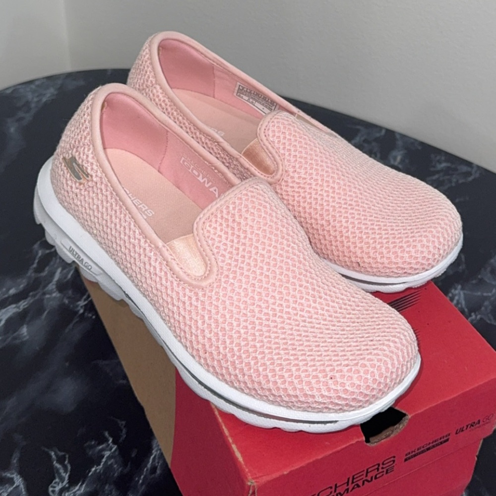 Skechers GOwalk Slip-On Mesh Shoes Dazzle2 Light Pink Size 5 NEW -Store Display